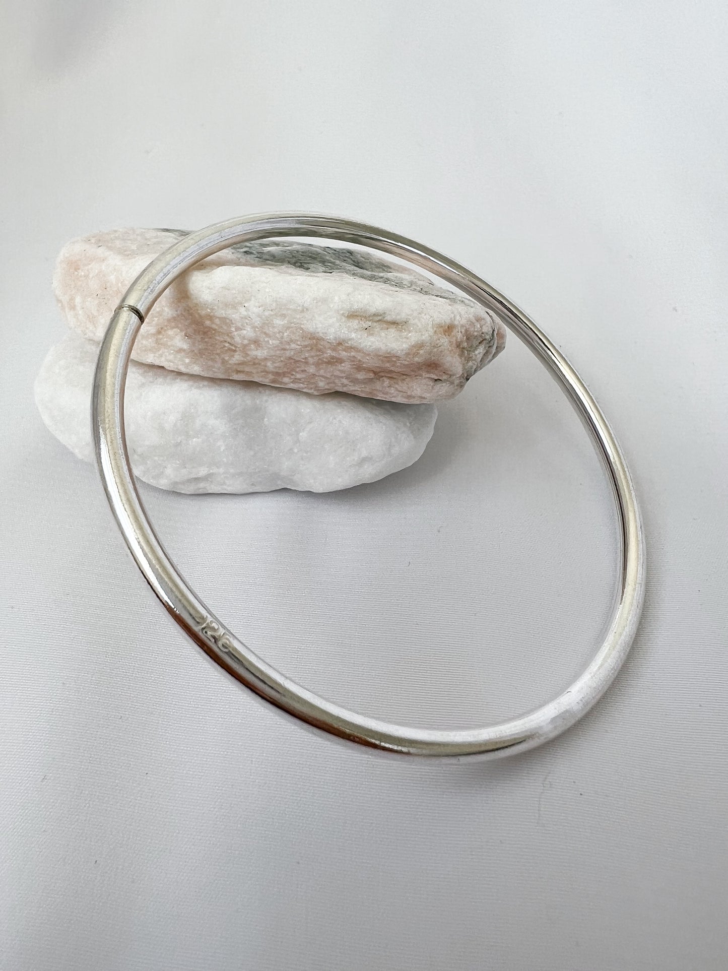 Closed Bangle